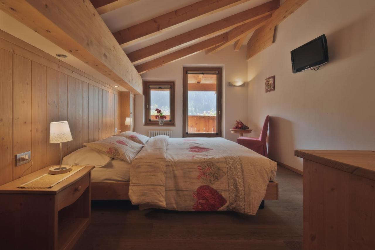 Dolomiti Hotel Cozzio Madonna di Campiglio Exterior photo